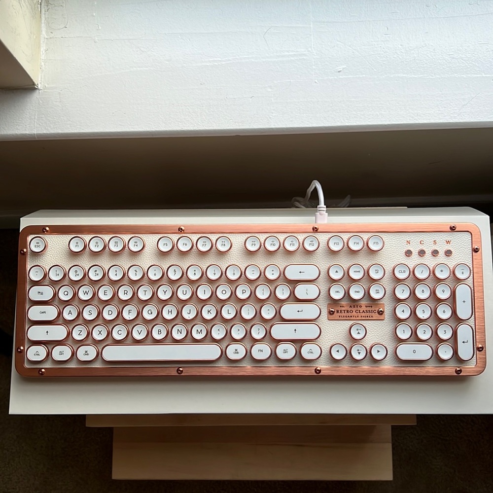 Retro AZIO Pish backlit wireless keyboard Mac/Windows Compatible